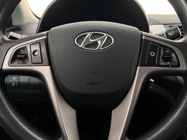 Hyundai Solaris I Рестайлинг с пробегом 2016 года, цена 1 020 000 рублей, 143000 км, седан, Автокод Объявления