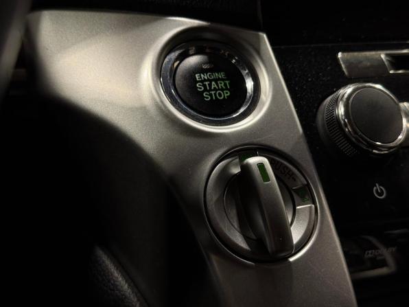 Toyota Land Cruiser 200 Series Рестайлинг 1 с пробегом 2013 года, цена 3 820 000 рублей, 225746 км, внедорожник, Автокод Объявления