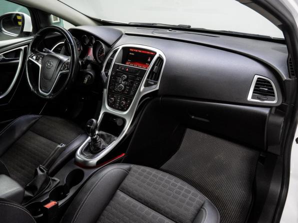 Opel Astra J Рестайлинг с пробегом 2013 года, цена 890 000 рублей, 153862 км, хэтчбек, Автокод Объявления