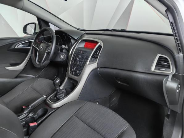 Opel Astra J с пробегом 2011 года, цена 549 000 рублей, 132801 км, хэтчбек, Автокод Объявления