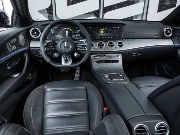 Mercedes-Benz E-Класс AMG V (W213) Рестайлинг с пробегом 2023 года, цена 9 350 000 рублей, 29904 км, седан, Автокод Объявления