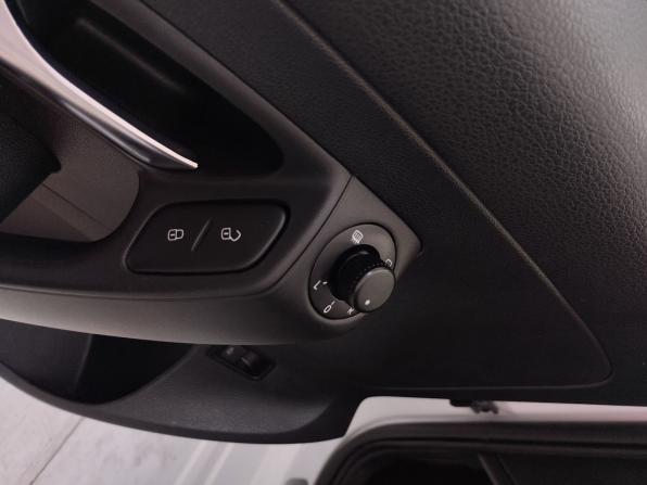 Volkswagen Polo V Рестайлинг с пробегом 2019 года, цена 1 370 000 рублей, 107600 км, седан, Автокод Объявления