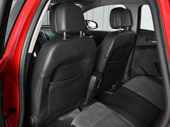 Opel Astra J Рестайлинг с пробегом 2012 года, цена 969 000 рублей, 174946 км, хэтчбек, Автокод Объявления