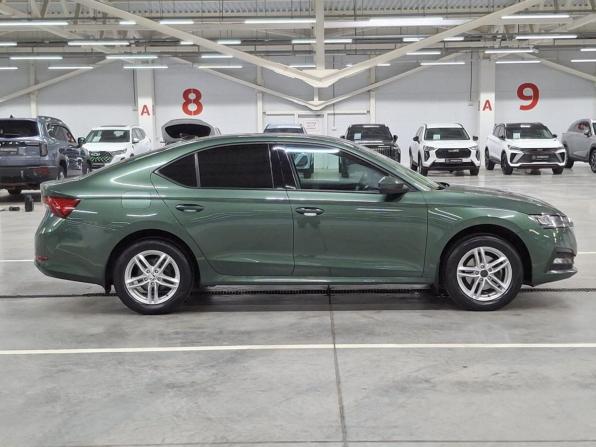 Skoda Octavia IV (A8) с пробегом 2021 года, цена 2 420 000 рублей, 91747 км, лифтбек, Автокод Объявления