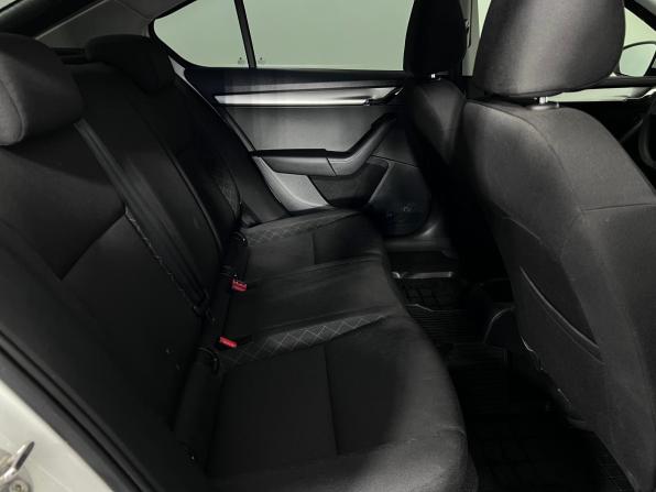 Skoda Octavia III (A7) Рестайлинг с пробегом 2018 года, цена 1 695 000 рублей, 76100 км, лифтбек, Автокод Объявления