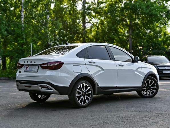 Lada (ВАЗ) Vesta I Рестайлинг (NG) с пробегом 2024 года, цена 1 299 000 рублей, 33809 км, седан, Автокод Объявления
