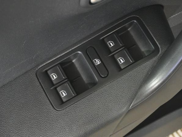 Volkswagen Polo V Рестайлинг с пробегом 2018 года, цена 1 189 000 рублей, 130244 км, седан, Автокод Объявления