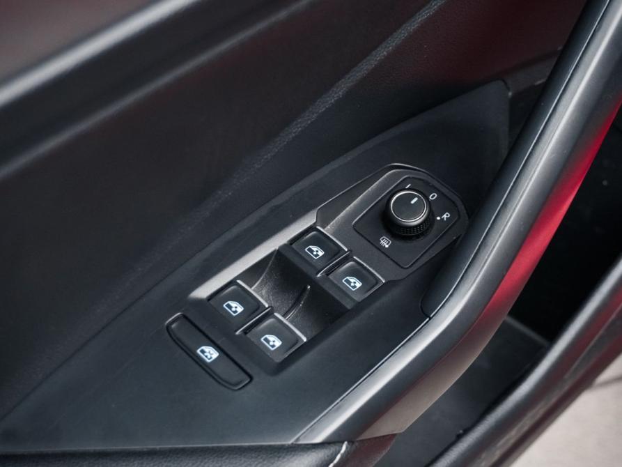 Volkswagen Jetta VII Рестайлинг Ростов-на-Дону  - изображение 11