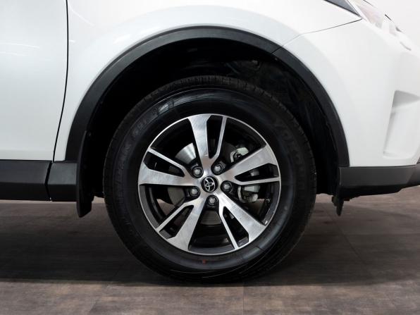 Toyota RAV4 IV (XA40) Рестайлинг с пробегом 2018 года, цена 2 380 000 рублей, 43700 км, внедорожник, Автокод Объявления