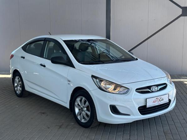 Hyundai Solaris I с пробегом 2014 года, цена 1 050 000 рублей, 88675 км, седан, Автокод Объявления