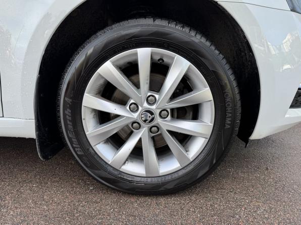 Skoda Octavia III (A7) Рестайлинг с пробегом 2019 года, цена 1 663 000 рублей, 100399 км, лифтбек, Автокод Объявления