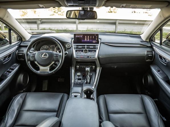 Lexus NX I Рестайлинг с пробегом 2018 года, цена 3 265 000 рублей, 82991 км, внедорожник, Автокод Объявления