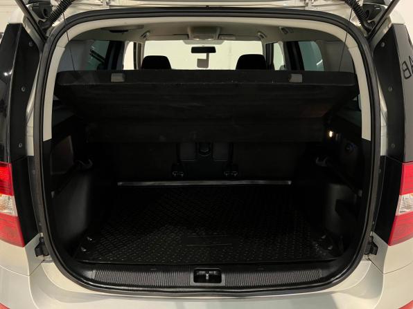 Skoda Yeti I Рестайлинг с пробегом 2014 года, цена 899 000 рублей, 210092 км, внедорожник, Автокод Объявления