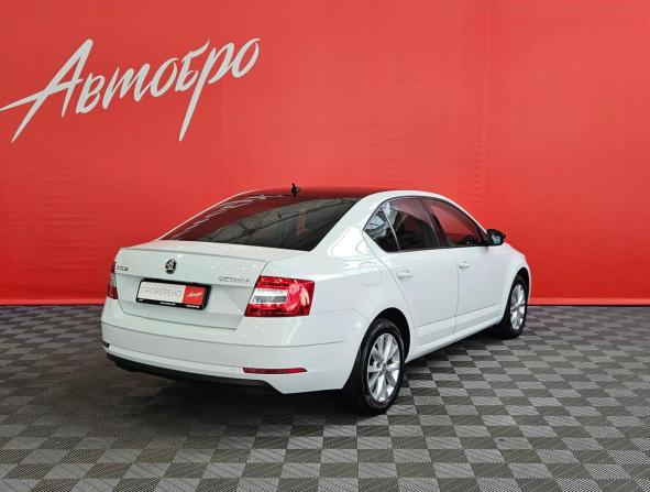 Skoda Octavia III (A7) Рестайлинг с пробегом 2017 года, цена 1 860 000 рублей, 148360 км, лифтбек, Автокод Объявления