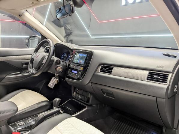 Mitsubishi Outlander III Рестайлинг 2 с пробегом 2018 года, цена 1 900 000 рублей, 71986 км, внедорожник, Автокод Объявления