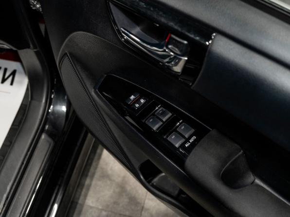Toyota Corolla XI (E160 E170) Рестайлинг 2 с пробегом 2019 года, цена 1 700 000 рублей, 68928 км, универсал, Автокод Объявления