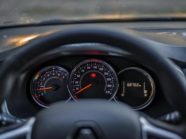 Renault Sandero II Рестайлинг с пробегом 2021 года, цена 1 210 000 рублей, 68655 км, хэтчбек, Автокод Объявления