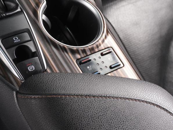 Toyota Camry VIII (XV70) с пробегом 2019 года, цена 2 729 000 рублей, 128350 км, седан, Автокод Объявления