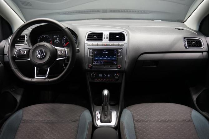Volkswagen Polo V Рестайлинг с пробегом 2020 года, цена 1 565 000 рублей, 130700 км, седан, Автокод Объявления