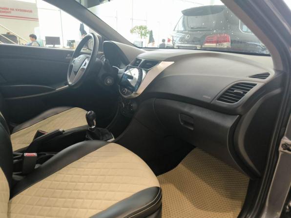 Hyundai Solaris I Рестайлинг с пробегом 2015 года, цена 850 000 рублей, 93480 км, хэтчбек, Автокод Объявления