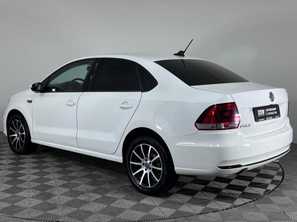 Volkswagen Polo V Рестайлинг с пробегом 2018 года, цена 995 000 рублей, 172454 км, седан, Автокод Объявления