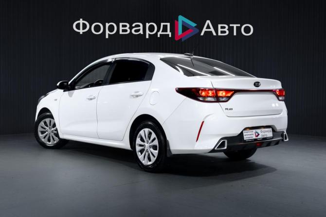 Kia Rio IV Рестайлинг с пробегом 2021 года, цена 1 549 900 рублей, 62904 км, седан, Автокод Объявления