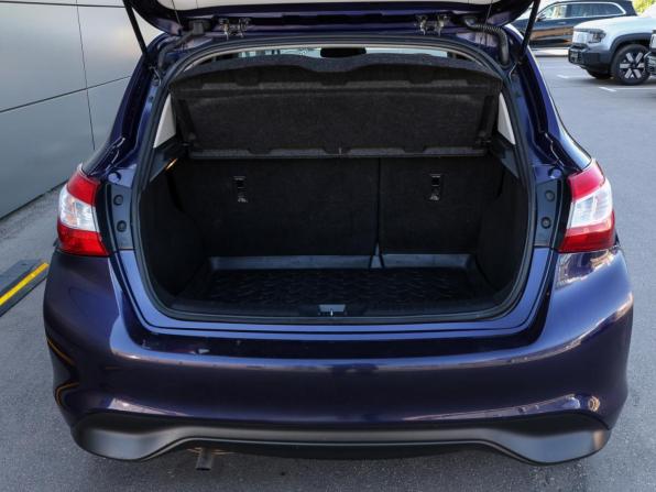 Nissan Tiida II с пробегом 2015 года, цена 979 000 рублей, 139000 км, хэтчбек, Автокод Объявления