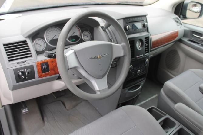 Chrysler Voyager V с пробегом 2008 года, цена 1 165 000 рублей, 175903 км, минивэн, Автокод Объявления