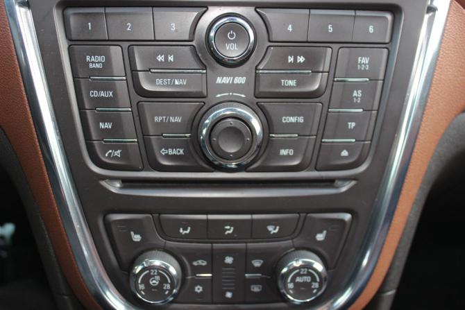 Opel Mokka I с пробегом 2012 года, цена 1 177 000 рублей, 131437 км, внедорожник, Автокод Объявления