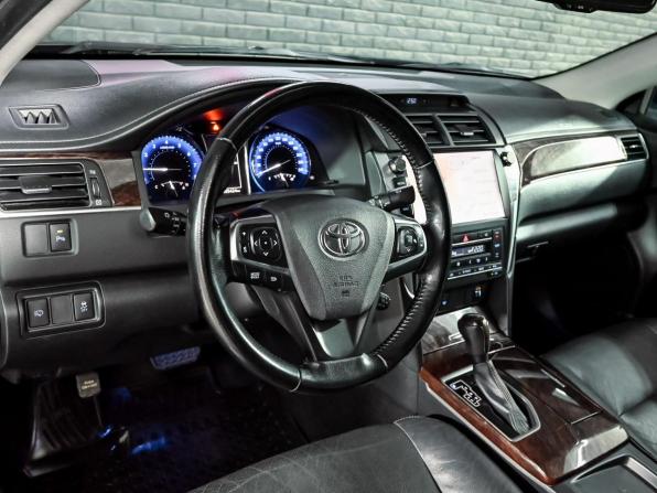 Toyota Camry VII (XV50) Рестайлинг 2 с пробегом 2018 года, цена 2 500 000 рублей, 105423 км, седан, Автокод Объявления