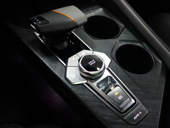 Changan UNI-V I с пробегом 2023 года, цена 2 279 000 рублей, 48000 км, лифтбек, Автокод Объявления