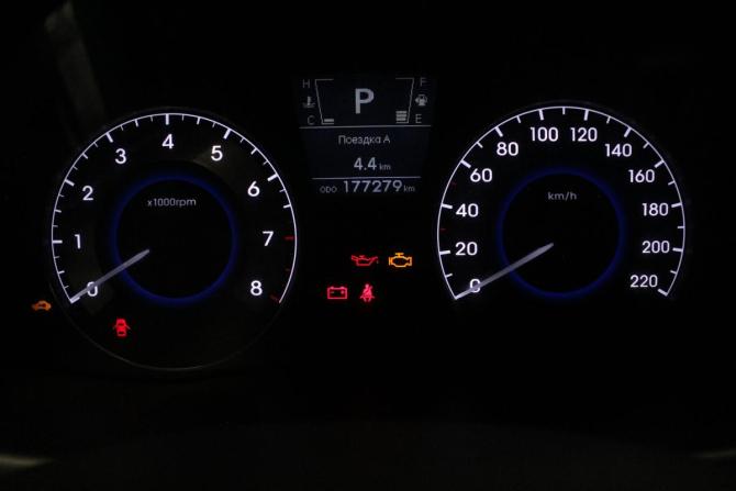 Hyundai Solaris I с пробегом 2012 года, цена 750 000 рублей, 177278 км, седан, Автокод Объявления