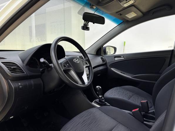 Hyundai Solaris I Рестайлинг с пробегом 2015 года, цена 799 000 рублей, 197000 км, хэтчбек, Автокод Объявления
