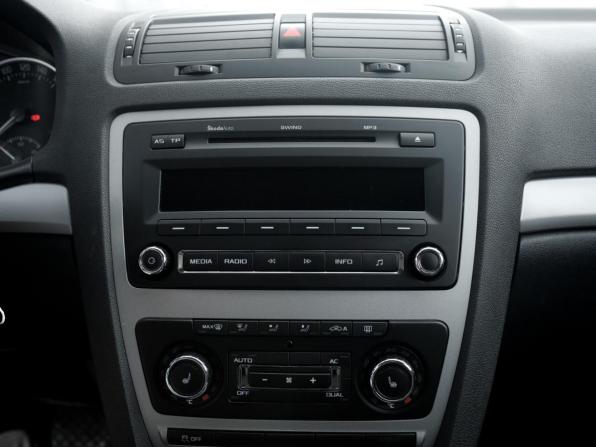 Skoda Octavia II (A5) Рестайлинг с пробегом 2012 года, цена 798 000 рублей, 258000 км, лифтбек, Автокод Объявления