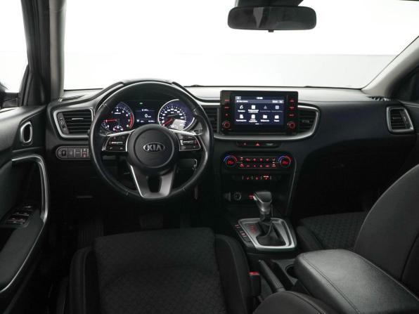 Kia Ceed III с пробегом 2021 года, цена 2 099 055 рублей, 66166 км, универсал, Автокод Объявления