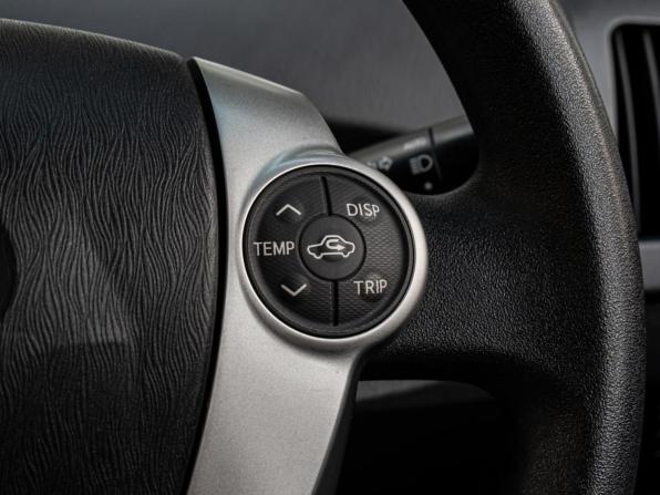 Toyota Prius III Рестайлинг (XW30) с пробегом 2012 года, цена 1 178 000 рублей, 90225 км, лифтбек, Автокод Объявления
