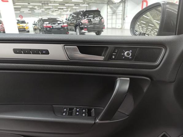 Volkswagen Touareg II Рестайлинг с пробегом 2015 года, цена 2 426 000 рублей, 221734 км, внедорожник, Автокод Объявления