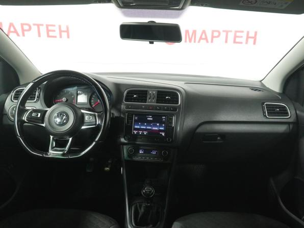 Volkswagen Polo V Рестайлинг с пробегом 2018 года, цена 1 189 000 рублей, 130244 км, седан, Автокод Объявления
