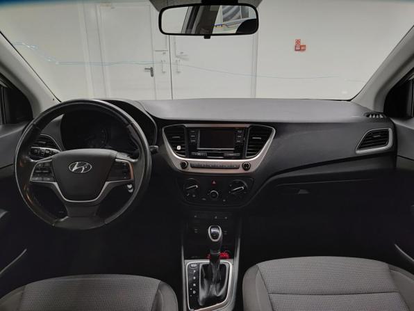Hyundai Solaris II с пробегом 2018 года, цена 1 089 000 рублей, 165341 км, седан, Автокод Объявления