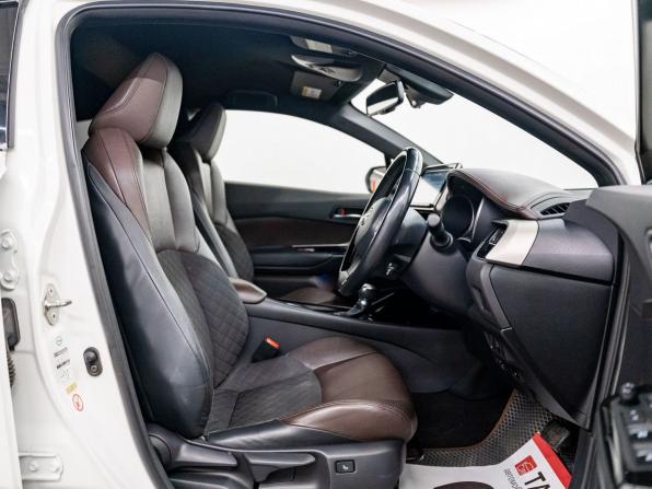 Toyota C-HR I с пробегом 2018 года, цена 1 900 000 рублей, 141424 км, внедорожник, Автокод Объявления