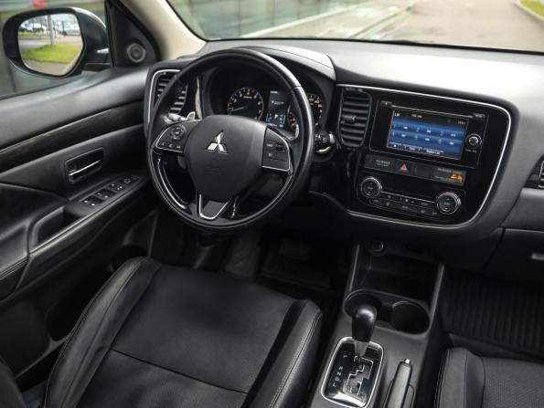 Mitsubishi Outlander III Рестайлинг 2 с пробегом 2016 года, цена 1 969 777 рублей, 108000 км, внедорожник, Автокод Объявления