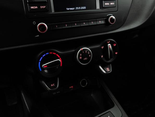 Kia Rio IV Рестайлинг с пробегом 2020 года, цена 1 590 000 рублей, 57440 км, седан, Автокод Объявления