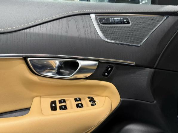 Volvo XC90 II Рестайлинг 1 с пробегом 2021 года, цена 4 670 000 рублей, 97697 км, внедорожник, Автокод Объявления