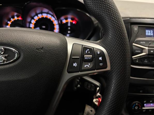 Lada (ВАЗ) Vesta I с пробегом 2019 года, цена 899 000 рублей, 114000 км, седан, Автокод Объявления