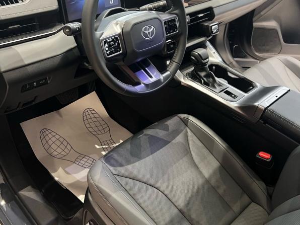 Toyota RAV4 VI (XA60) с пробегом 2026 года, цена 4 700 000 рублей, 17 км, внедорожник, Автокод Объявления