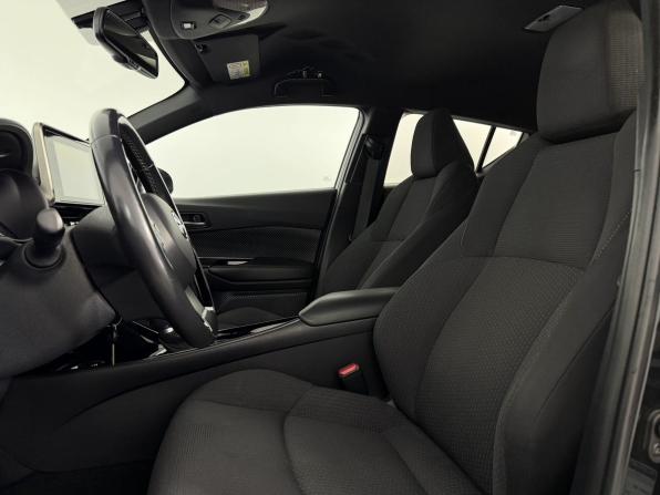 Toyota C-HR I с пробегом 2019 года, цена 2 420 000 рублей, 150000 км, внедорожник, Автокод Объявления
