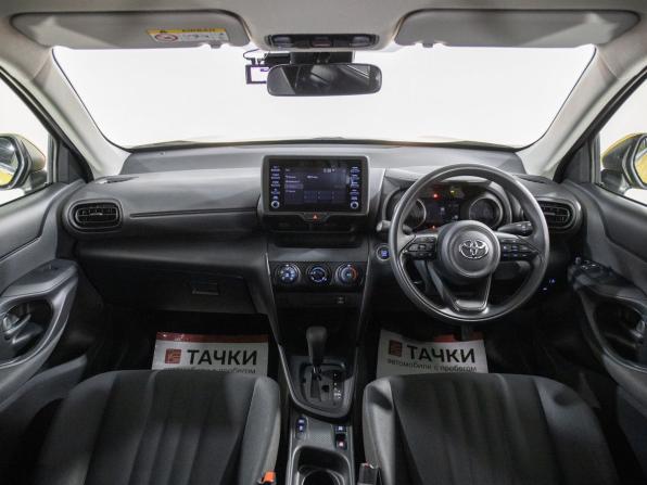 Toyota Yaris Cross с пробегом 2021 года, цена 1 669 500 рублей, 54250 км, внедорожник, Автокод Объявления