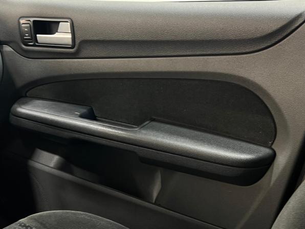 Ford Focus II с пробегом 2006 года, цена 359 000 рублей, 277853 км, хэтчбек, Автокод Объявления