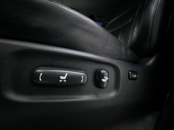 Toyota Land Cruiser 200 Series Рестайлинг 1 с пробегом 2012 года, цена 3 350 000 рублей, 299710 км, внедорожник, Автокод Объявления