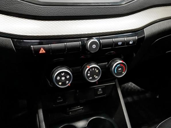 Lada (ВАЗ) Vesta I Рестайлинг (NG) с пробегом 2023 года, цена 1 250 000 рублей, 33250 км, седан, Автокод Объявления